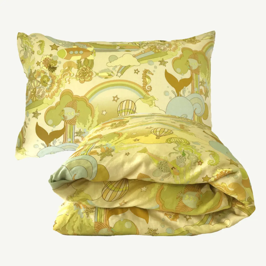 beneath_the_waves_quilt_a_0.webp Banabae Beneath The Waves Quilt and Pillowcase Set-Kids Kid's Bedding | Kid's Bedding