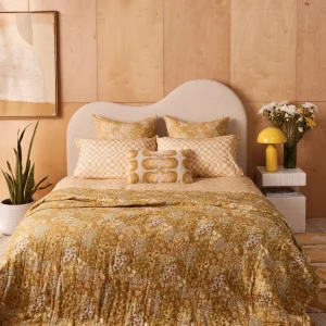 Banabae Checkers Standard Pillowcase -Beige- Adults Bedding