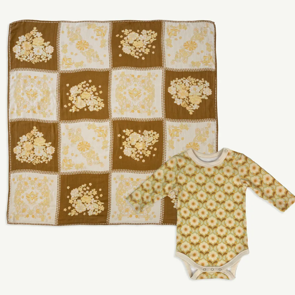holly_patchwork_swaddle_a_0.webp Banabae Holly Patchwork Swaddle and Onesie Bundle- Swaddles | Apparel