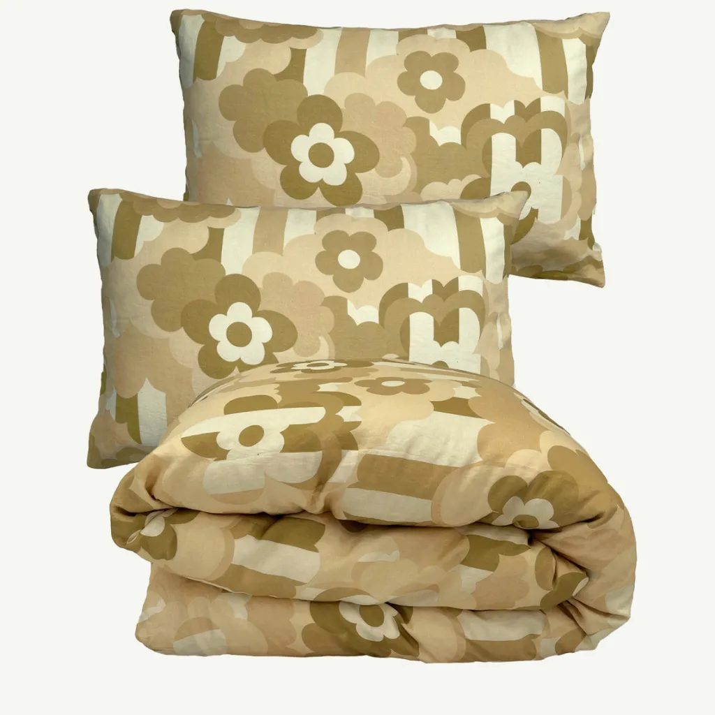 petal_puff_quilt_cover_an_0.webp Banabae Petal Puff Quilt Cover and Pillowcase Set- Adults Bedding